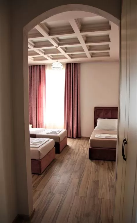 Veliera - STD TRPL room 5.jpg